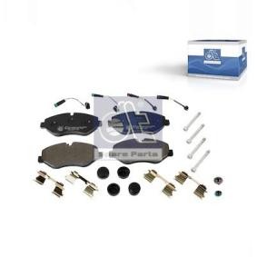 Köp Bromsbelägg av DT Spare Parts 4.90938 till det låga priset 709,55 kr