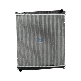 Achetez des Radiateur du moteur DT Spare Parts 6.35238 à prix pour 498,65 €