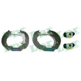 Comprar Kit frenos, disco de tambor de LPR OEK815 a bajo precio de 88,11 €