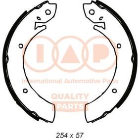 Compre Jogo de maxilas de travão da IAP QUALITY PARTS 705-13062 a um preço baixo por 96,55 €