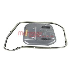 Achetez des Kit de filtre hydraulique, boîte automatique METZGER 8020093 à prix pour 81,77 €