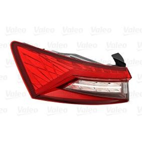 Acquista Fanale posteriore da VALEO 047143 a buon mercato per soli 281,37 €