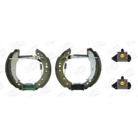 Achetez des Kit de freins, freins à tambours CHAMPION 381533CH à prix pour 388,41 €