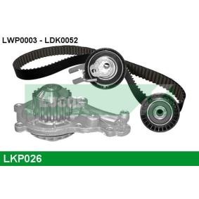 Köp Kamremssats med vattenpump av LUCAS LKP026 till det låga priset 1255,34 kr