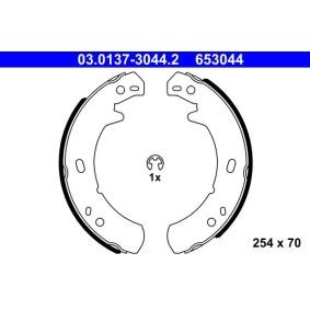 Köp Handbromsbackar av ATE 03.0137-3044.2 till det låga priset 896,65 kr