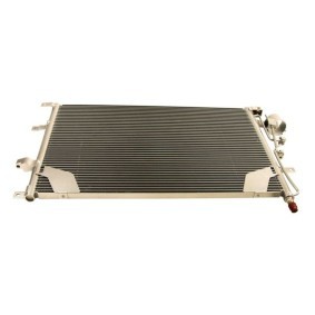 Acquista Condensatore climatizzatore da MAXGEAR AC827270 a buon mercato per soli 101,35 €