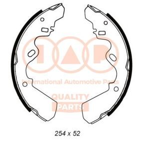 Achetez des Mâchoires de frein de chez IAP QUALITY PARTS en ligne pour MIDI Camionnette à prix modérés