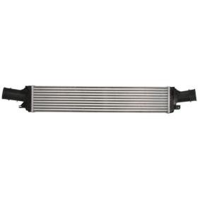 Köp Intercooler av THERMOTEC DAA019TT till det låga priset 1652,94 kr