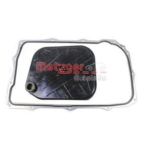 Achetez des Kit de filtre hydraulique, boîte automatique METZGER 8020121 à prix pour 76,25 €