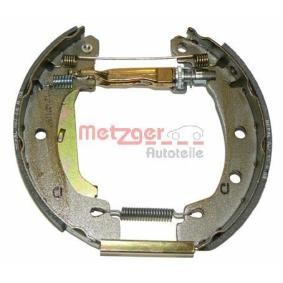 Achetez des Kit de freins, freins à tambours METZGER MG 632V à prix pour 167,11 €