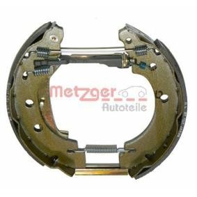 Achetez des Kit de freins, freins à tambours METZGER MG 706V à prix pour 76,24 €