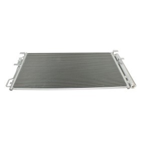 Acquista Condensatore climatizzatore da MAXGEAR AC830299 a buon mercato per soli 143,29 €