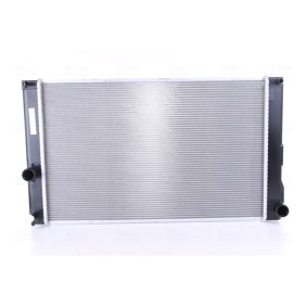 Achetez des Radiateur du moteur NISSENS 646842 à prix pour 99,46 €