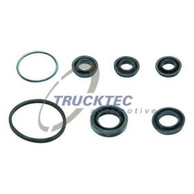 Acquista Kit riparazione, cilindro maestro comando freno da TRUCKTEC AUTOMOTIVE online per Classe E Cabrio (A124) a prezzi moderati