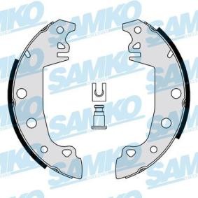Compre Maxilas de travão de SAMKO online para Nova Hatchback a preços moderados
