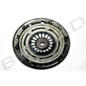 Compre Plato de presión de embrague de BUGIAD online para Fox Hatchback (5Z1, 5Z3, 5Z4) a precios moderados