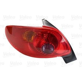 Compre Farolim de VALEO online para 206 três volumes a preços moderados