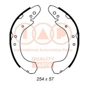 Acquista Kit ganasce freni da IAP QUALITY PARTS 705-01011 a buon mercato per soli 130,04 €