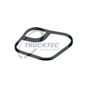 Compre Junta de enfriador de aceite de TRUCKTEC AUTOMOTIVE online para 5 Touring (E39) a precios moderados