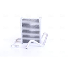 Comprar Radiador de calefacción de NISSENS 707178 a bajo precio de 83,10 €