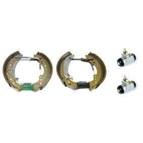 Achetez des Kit de freins, freins à tambours BREMBO K 23 035 à prix pour 140,89 €