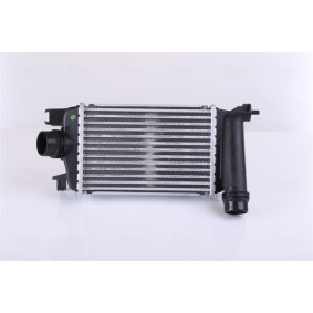 Comprar Intercooler de NISSENS 961583 a bajo precio de 109,30 €