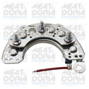 Acquista Ricambi alternatore da MEAT & DORIA online per Bluebird Sedan (T72 , T12, U12) a prezzi moderati