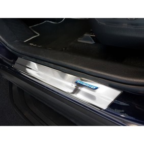 Osta Avisa Helmapelti netistä Across SUV-mallille edulliseen hintaan