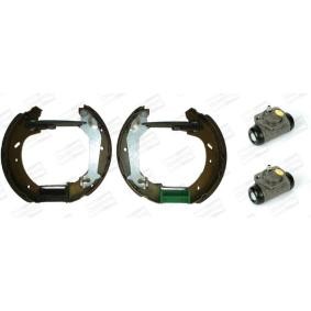 Achetez des Kit de freins, freins à tambours CHAMPION 381299CH à prix pour 110,39 €