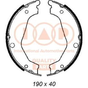 Achetez des Mâchoires de frein à main IAP QUALITY PARTS 705-07082 à prix pour 76,64 €