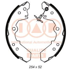 Achetez des Jeu de mâchoires de frein IAP QUALITY PARTS 705-09020 à prix pour 98,79 €