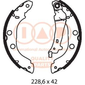 Achetez des Jeu de mâchoires de frein IAP QUALITY PARTS 705-13082 à prix pour 78,85 €