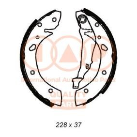 Achetez des Jeu de mâchoires de frein IAP QUALITY PARTS 705-17082 à prix pour 72,64 €