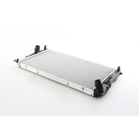 Compre Radiador, arrefecimento do motor da BSG BSG 15-520-028 a um preço baixo por 181,66 €