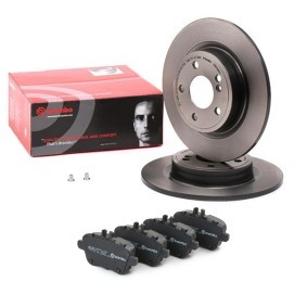 Acquista Kit dischi e pastiglie da BREMBO online per CLA Shooting Brake (X117) a prezzi moderati
