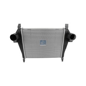 Achetez des Intercooler DT Spare Parts 7.21104 à prix pour 906,73 €