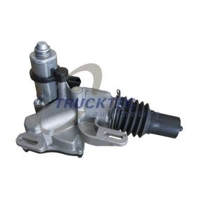 Köp Slavcylinder, koppling av TRUCKTEC AUTOMOTIVE 02.23.174 till det låga priset 3032,63 kr