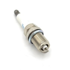 Comprar Bujía de encendido de IVECO 504082651 a bajo precio de 38,49&nbsp;&euro;