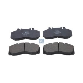 Comprar Juego de pastillas de freno de DT Spare Parts 6.95108 a bajo precio de 93,20&nbsp;&euro;