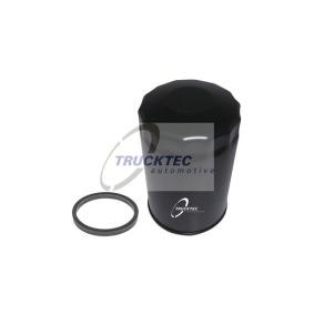 Köp Oljefilter av TRUCKTEC AUTOMOTIVE 07.18.053 till det låga priset 174,79&nbsp;kr